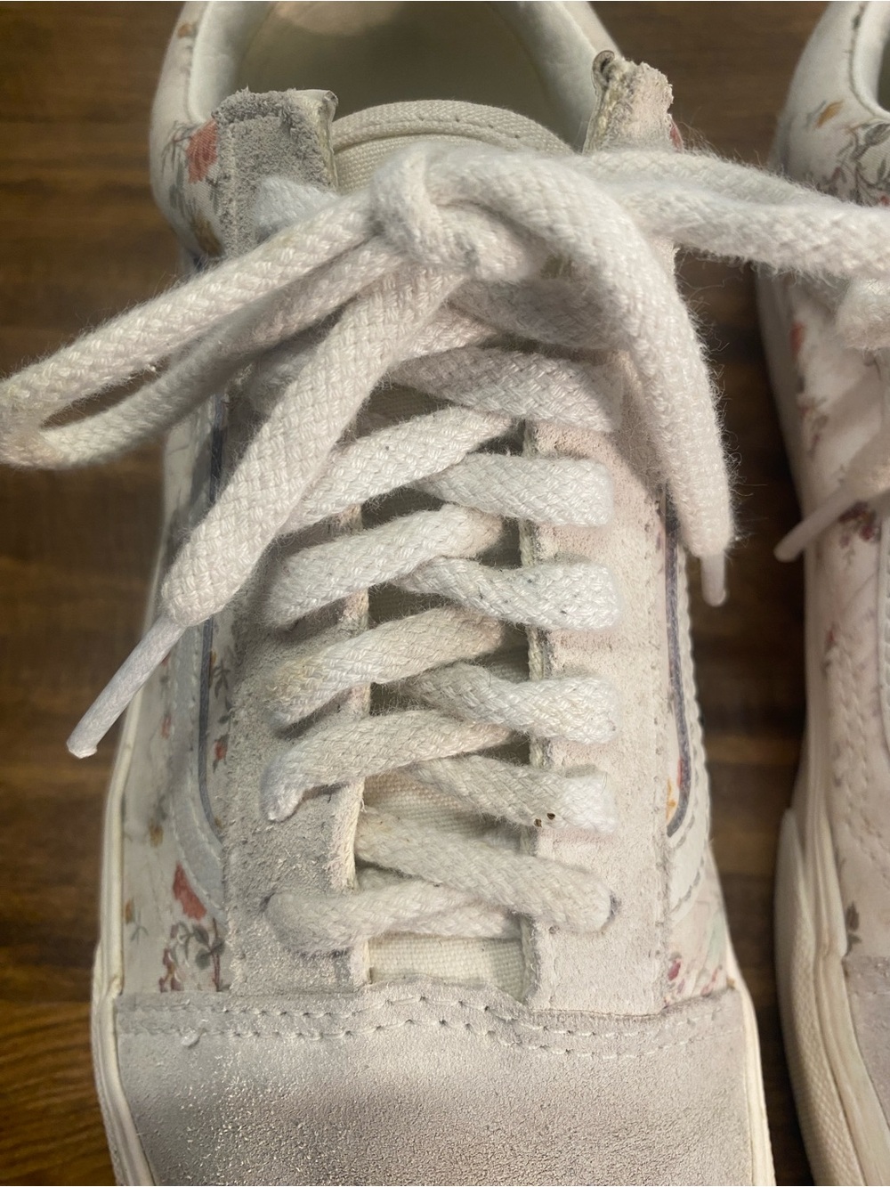 Vans - Classic Low-Top Floral Canvas, Light Grey Suede Sneakers - Womens size 8 - Picture 9 of 16